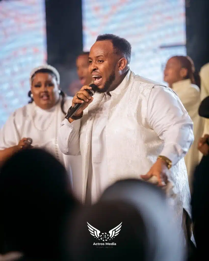 Zoravo Ft Patrick & Tracy - Hello Generation