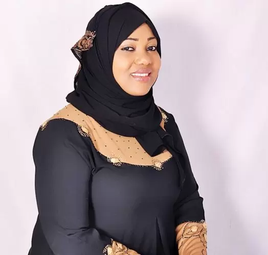 VIDEO: Abdulhamiid ft Wastara - Dunia Tunapita (Mp4 Download)