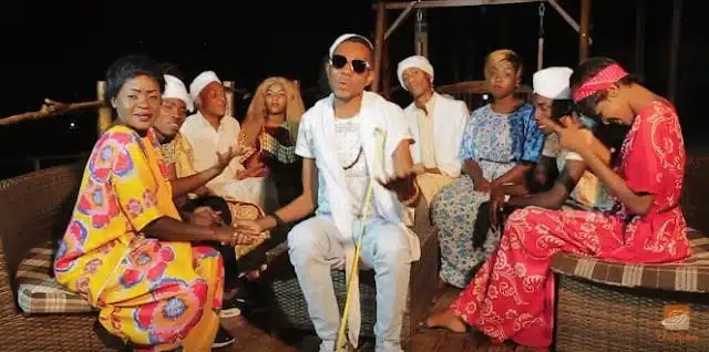 VIDEO: AT - Shari (Mp4 Download)