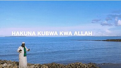 VIDEO: Mzee Yussuf - Hakuna Kubwa Kwa Allah (Mp4 Download)