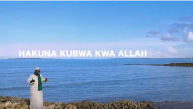 VIDEO: Mzee Yussuf - Hakuna Kubwa Kwa Allah (Mp4 Download) - KibaBoy