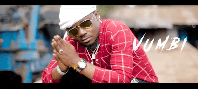 VIDEO: Dee Pesa X Sholo Mwamba - Vumbi (Mp4 Download)