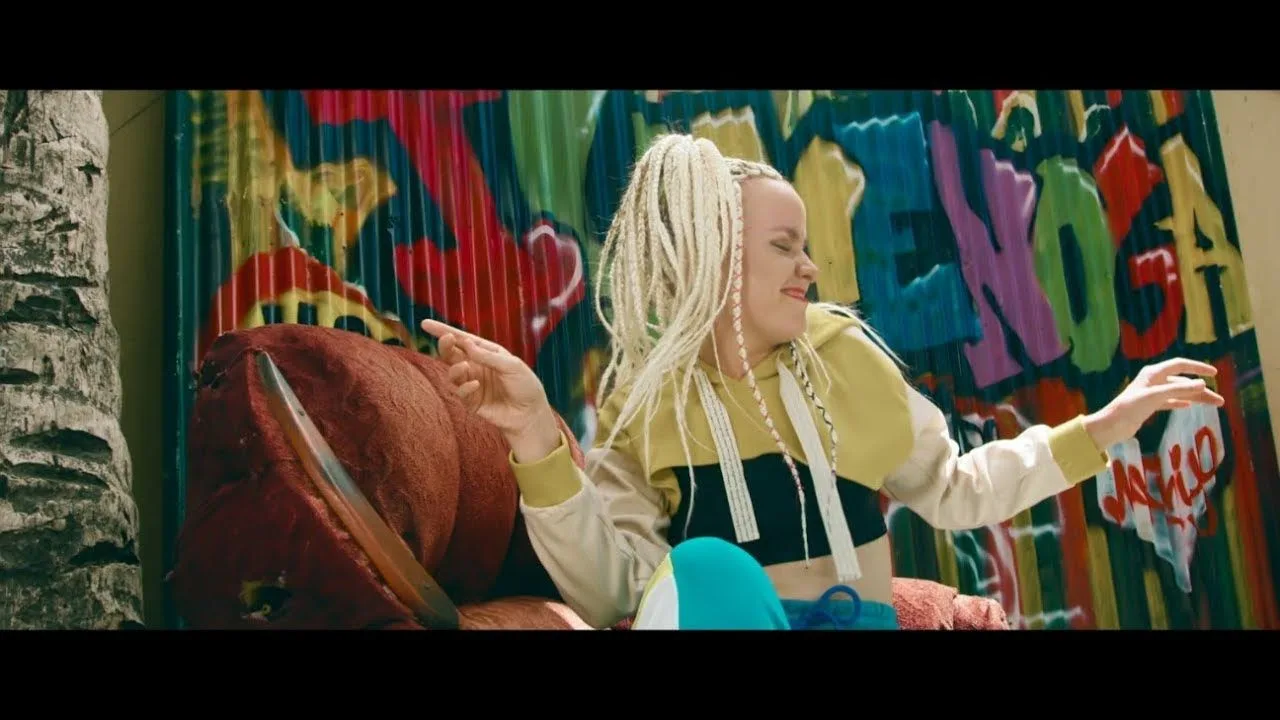 VIDEO: Makihiyo - Tumenoga (Mp4 Download)