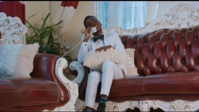 VIDEO: Aniset Butati Ft Bony Mwaitege - Watakuheshimu (Mp4 Download) - KibaBoy