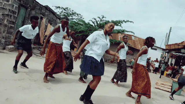 VIDEO: Karen X Meja Kunta - Sina (Mp4 Download)