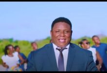 VIDEO: Kwaya Ya Uinjilisti Kijitonyama - Hakuna Mungu Kama Wewe (Mp4 Download) - KibaBoy