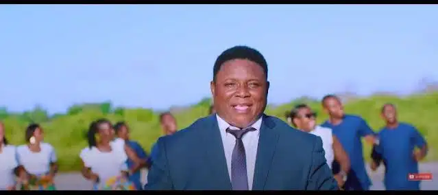 VIDEO: Kwaya Ya Uinjilisti Kijitonyama - Hakuna Mungu Kama Wewe (Mp4 Download)