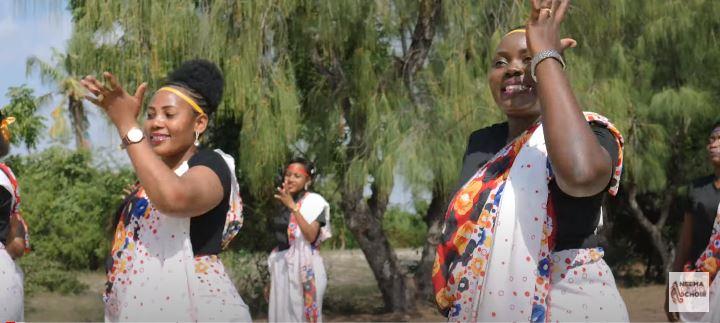 VIDEO: eema Gospel Choir, AICT Chang’ombe - Usifiwe Mungu (Mp4 Download) - KibaBoy