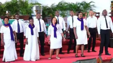 VIDEO: Uinjilisti Kijitonyama Choir - Nenda Shujaa (Mp4 Download)