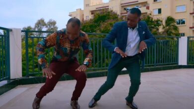 VIDEO: David Kasaba Ft Christopher Mwahangila X Sifael Mwabuka - Huyu Mungu (Mp4 Download) - KibaBoy