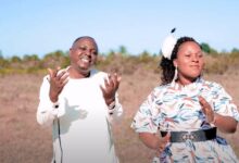 VIDEO: Chris Mwahangila - Kwa Mungu Yote Yanawezekana (Mp4 Download) - KibaBoy