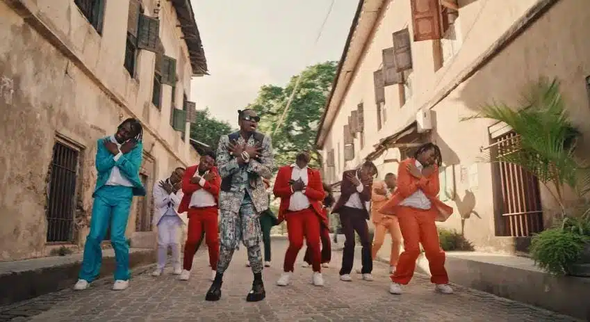 VIDEO: Flavour Ft Fally Ipupa & Diamond Platnumz - Berna Reloaded (Mp4 Download)