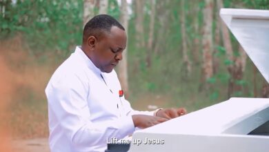 VIDEO: Christopher Mwahangila - UNIINUE (Mp4 Download) - KibaBoy