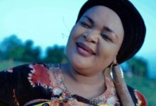 VIDEO: Penina Nyaisare Ft. Bahati Bukuku - TUMUGHUNGE (Tumsifu) (Mp4 Download) - KibaBoy