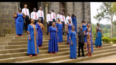 VIDEO: Kijitonyama Uinjilisti Choir - NAKIMBILIA MSALABANI (Mp4 Download) - KibaBoy