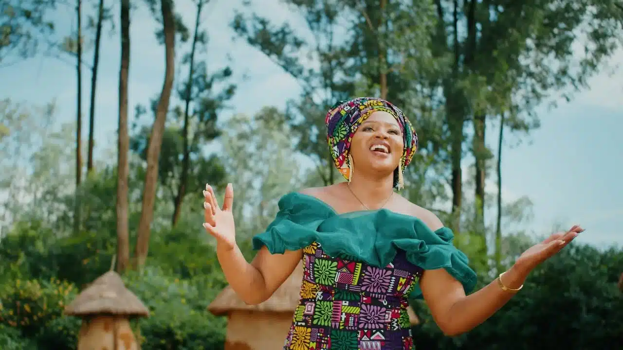 VIDEO: Anastacia Muema - Ni Mwaka Mpya (Mp4 Download)