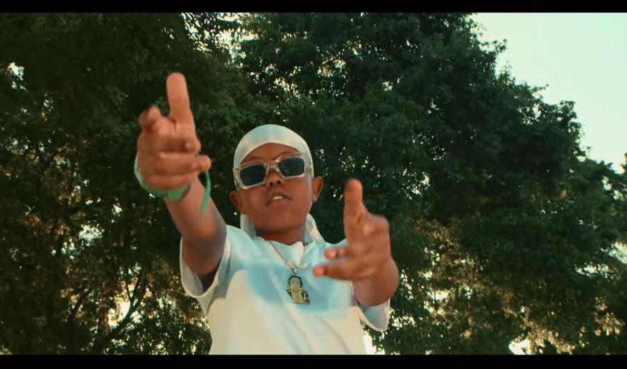 VIDEO: Jose Chameleone X Fresh Kid - Kipepeo Remix (Mp4 Downoad) - KibaBoy