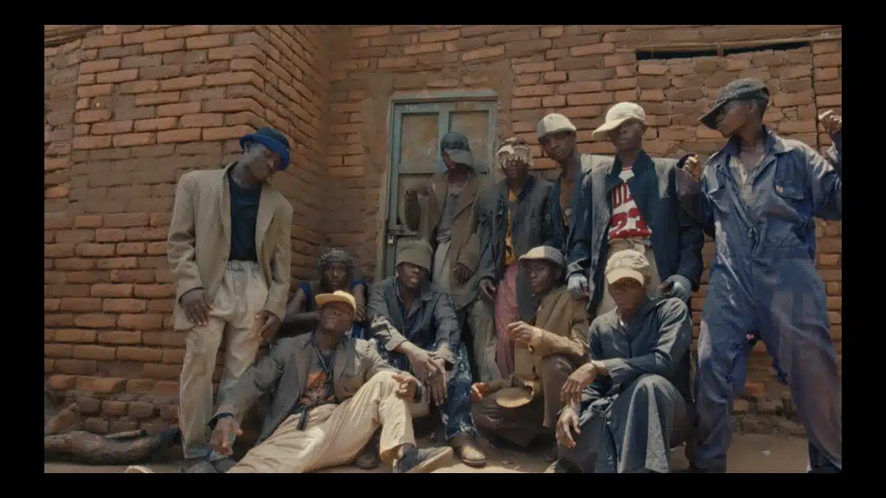 VIDEO: Rayvanny Ft Misso Misondo - Kitu Kizito (Mp4 Download)