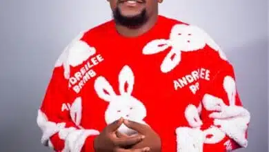 Kibonge Wa Yesu ft. Banana Zorro - Tusichoke Kupambana