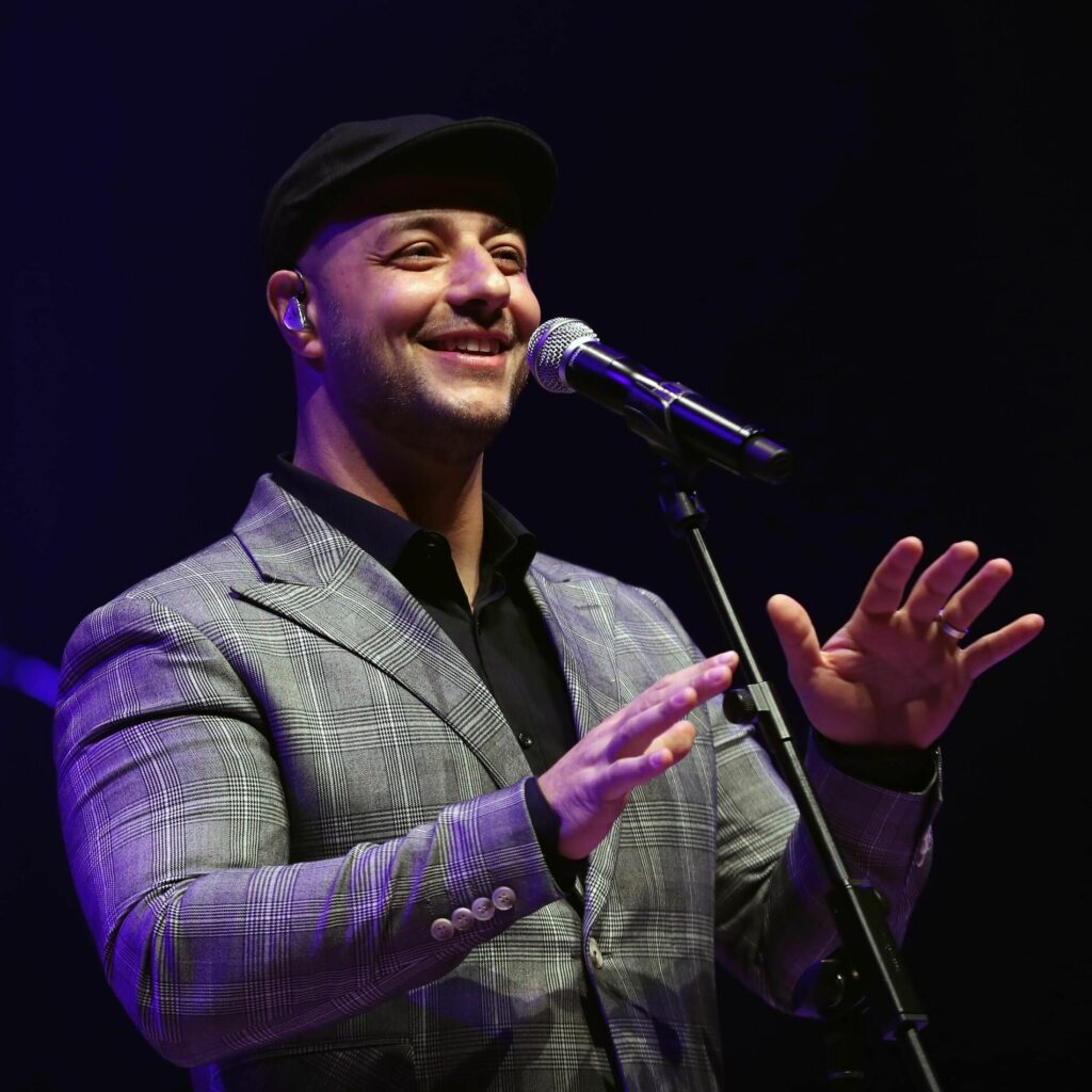 Maher Zain Ft Harris J - Qalbi Fil Madinah