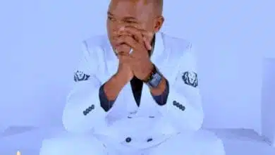 Sifaeli Mwabuka - Utabaki Kuwa Mungu