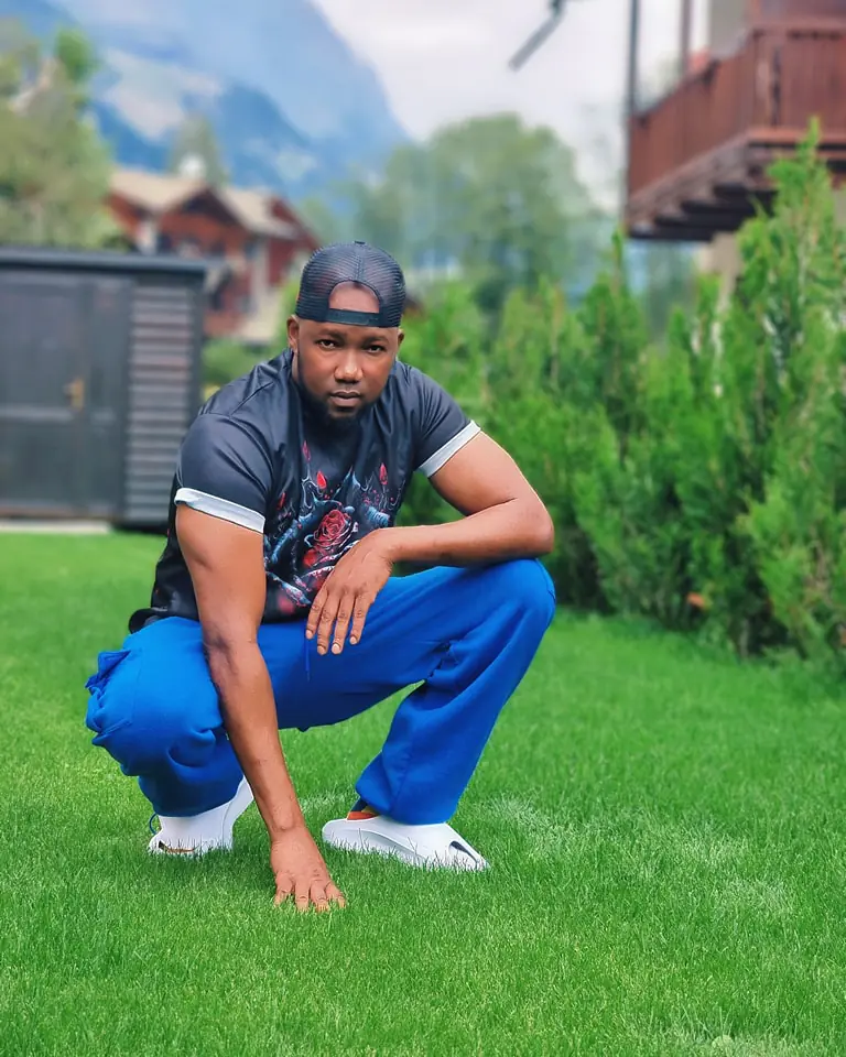 Hussein Machozi - Sina Habari