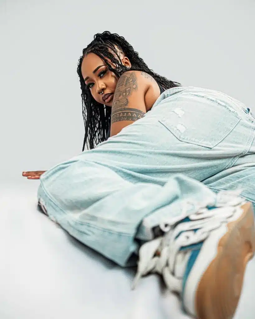 Amber Lulu - Kivyangu