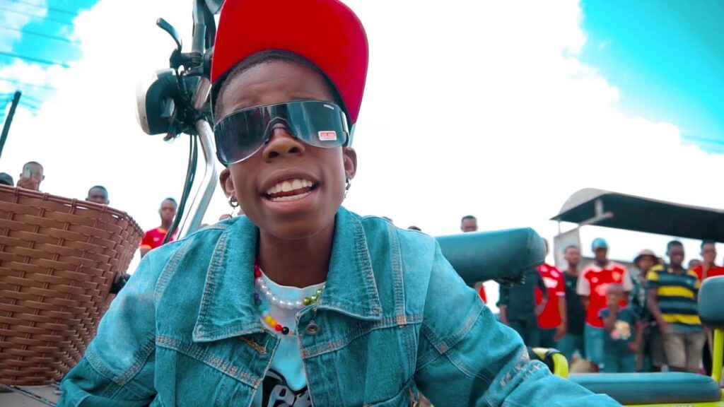 VIDEO Mdogo Sajent - Tajiri | Mp4 Download Mdogo Sajent - Tajiri
