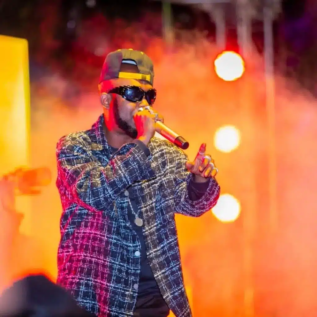 Mr Blue Ft Young Lunya x Moni Centrozone – You