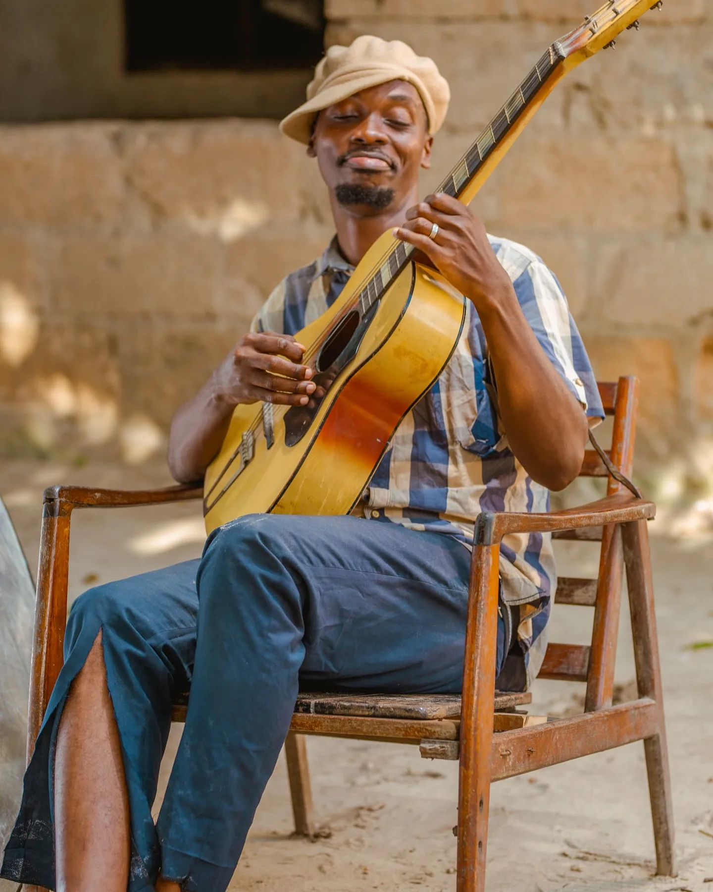 Asagwile ft. PETER NZENGULA - Mvua Ya Baraka