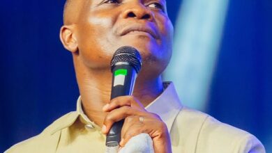 Boaz Danken - Yesu Mpenzi Mwaminifu