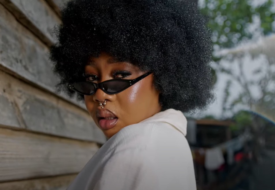 Amber Lulu - Kivyangu