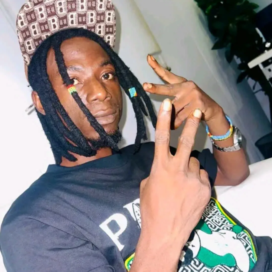 Jay Combat - Usiniache