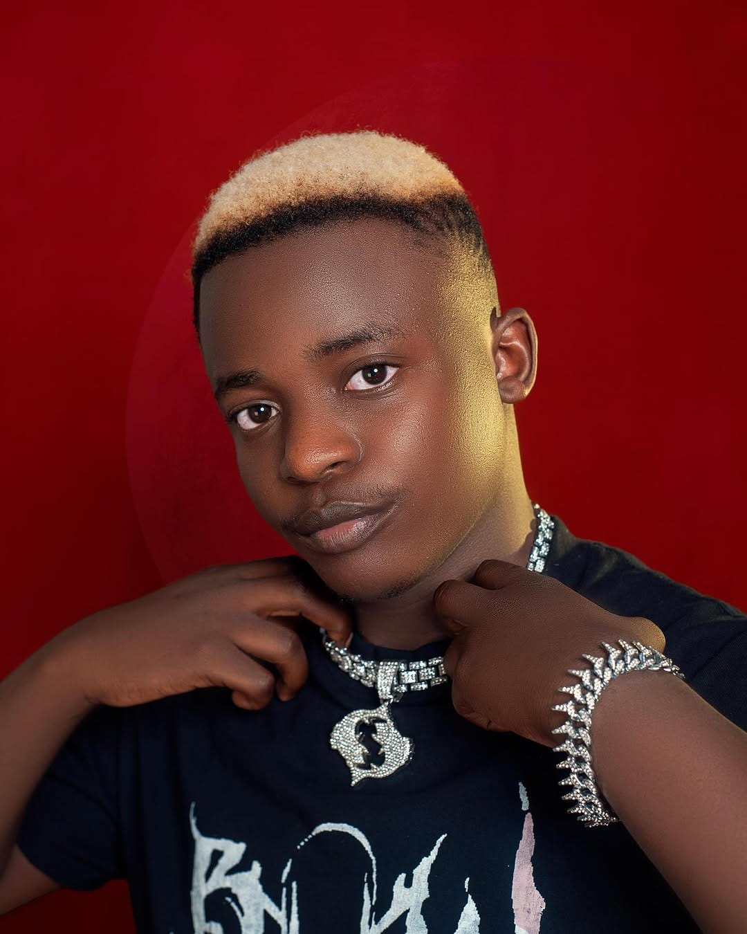 Mchina Mweusi ft Mtu Wa kazi, Nishamsmarty, Shifta - Mtu Wa Kazi