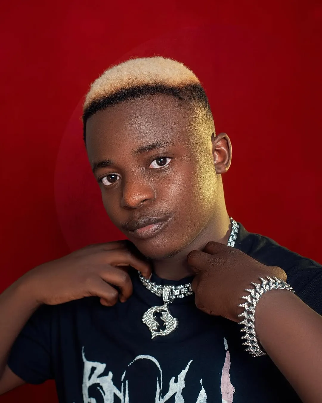 Mchina Mweusi ft Mtu Wa kazi, Nishamsmarty, Shifta - Mtu Wa Kazi