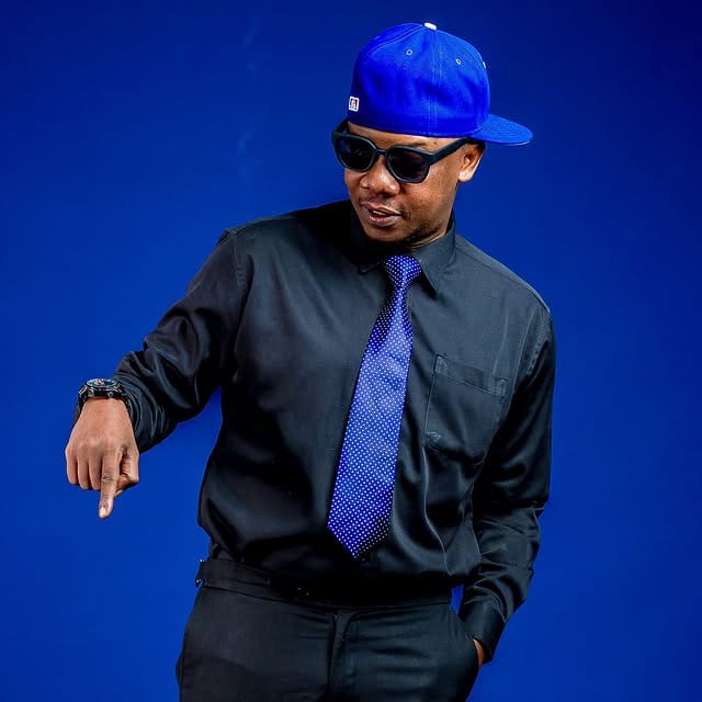 Elisha Mgogo Ft Chege & Ally Nipishe - Tofauti