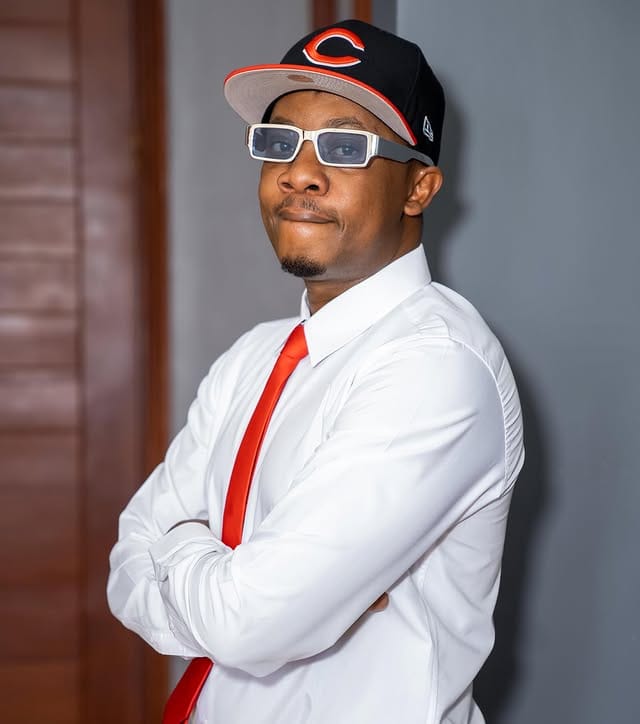 Endru G ft Chege - Akiniona