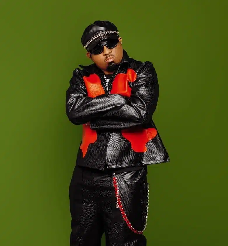 Tunda Man Ft Mabantu - Ujinga