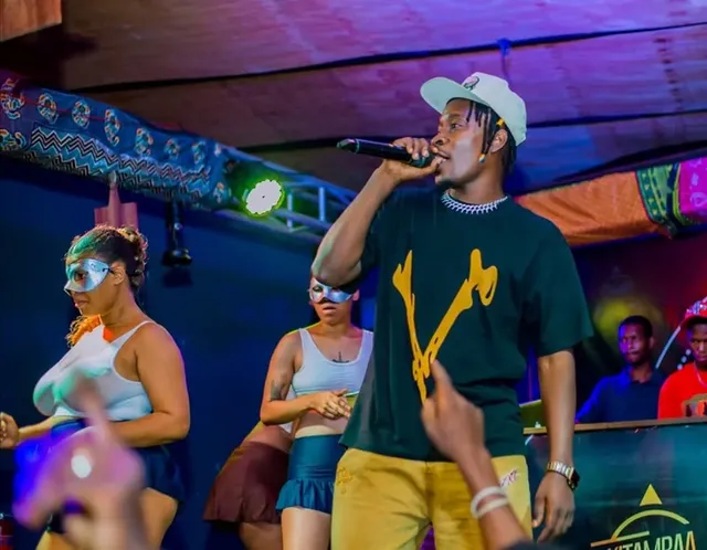 Jadumc Tz Ft Mkataba Mc - Watoto wa 2000