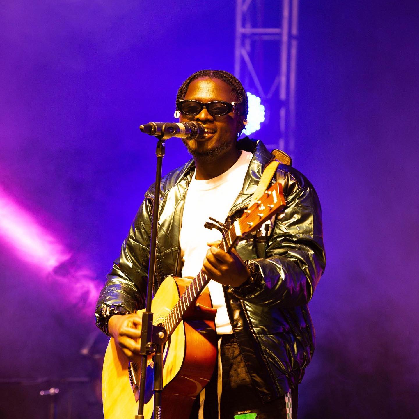 Bruce Africa - Sioni Sisikii