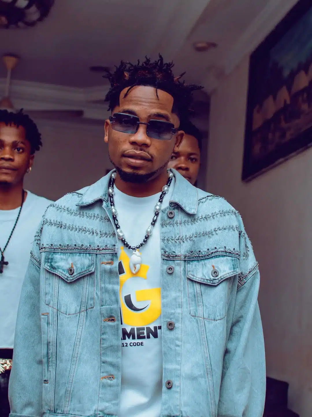 Dogo Elisha Ft Kayumba - Sisizii