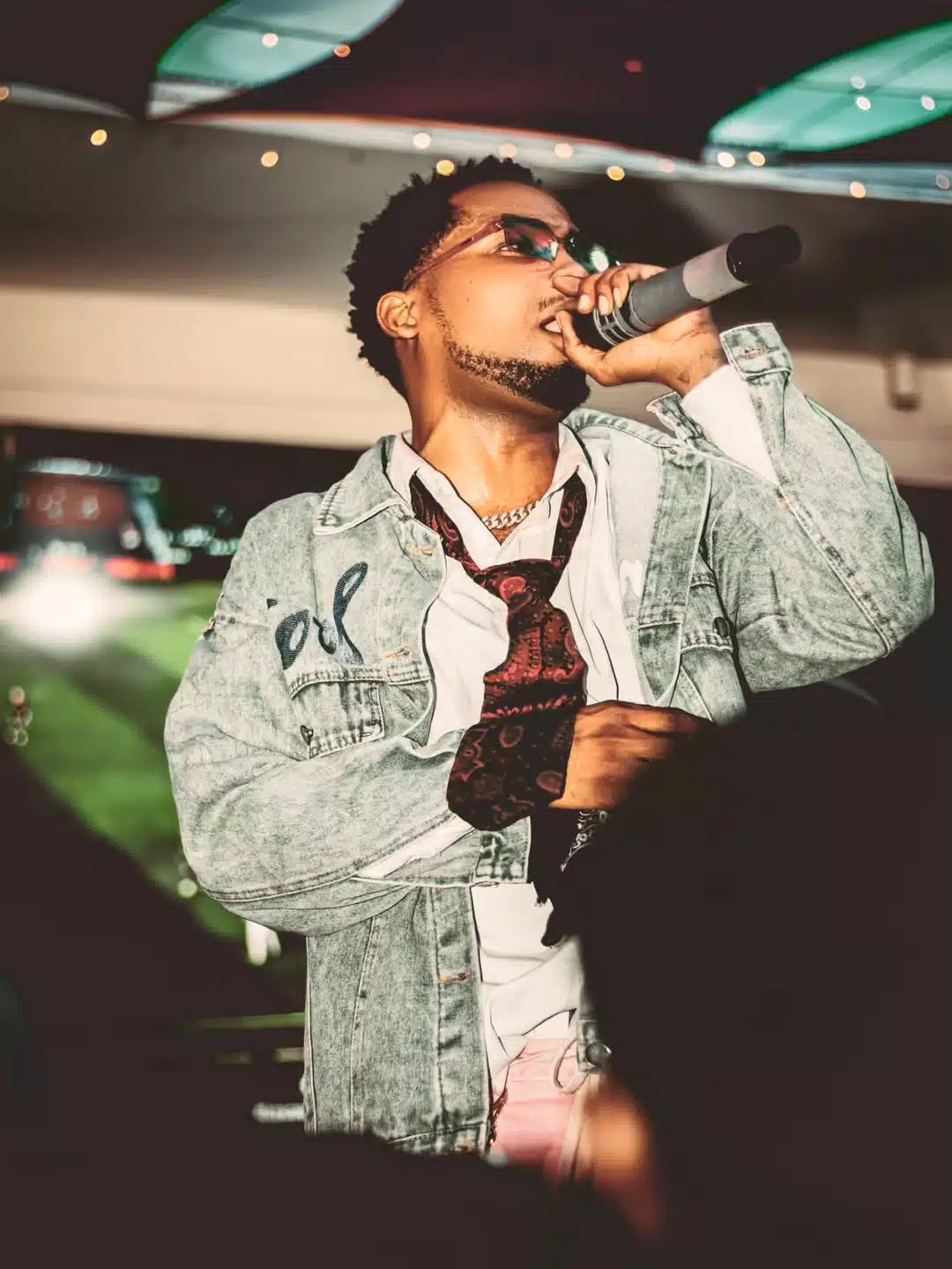 Dogo Elisha Ft Tophernize - Kuna Watu