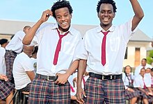 Msomali Ft Xouh - Nitampeleka Kwa Mama