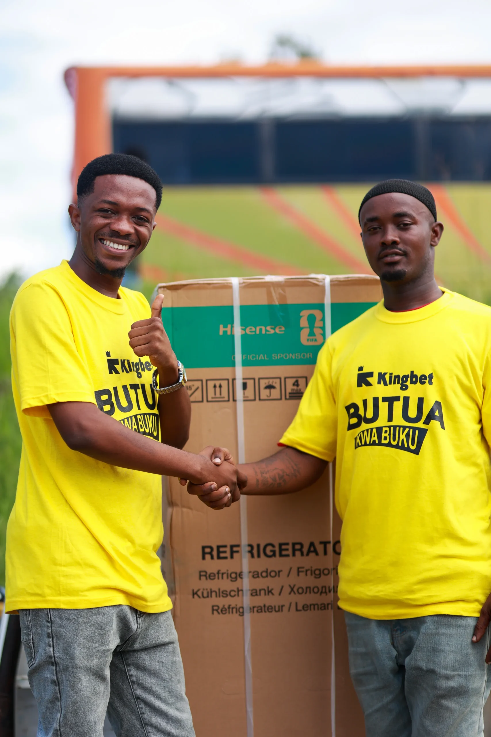KingBet Yatinga Kibaha kukabidhi Friji kwa Mshindi wa “Butua kwa Buku” 