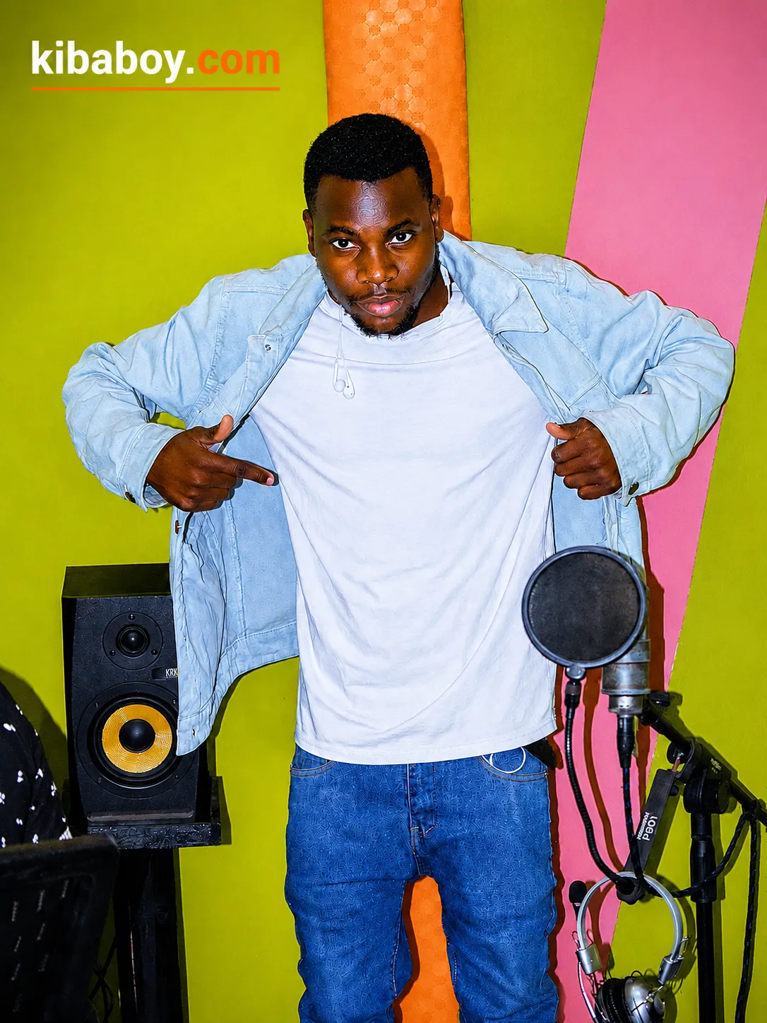 Pedeshee Ft Gitaa - Achaa Hii