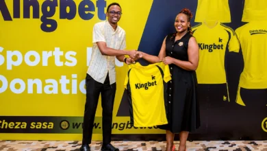 KINGBET Tanzania Yatoa Seti Zaidi ya 400 za Jezi kwa Timu za Michezo Nchini